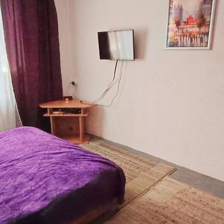 קייב Apartment On Vadim Hetman Street 38 - Industrial Bridge מראה חיצוני תמונה