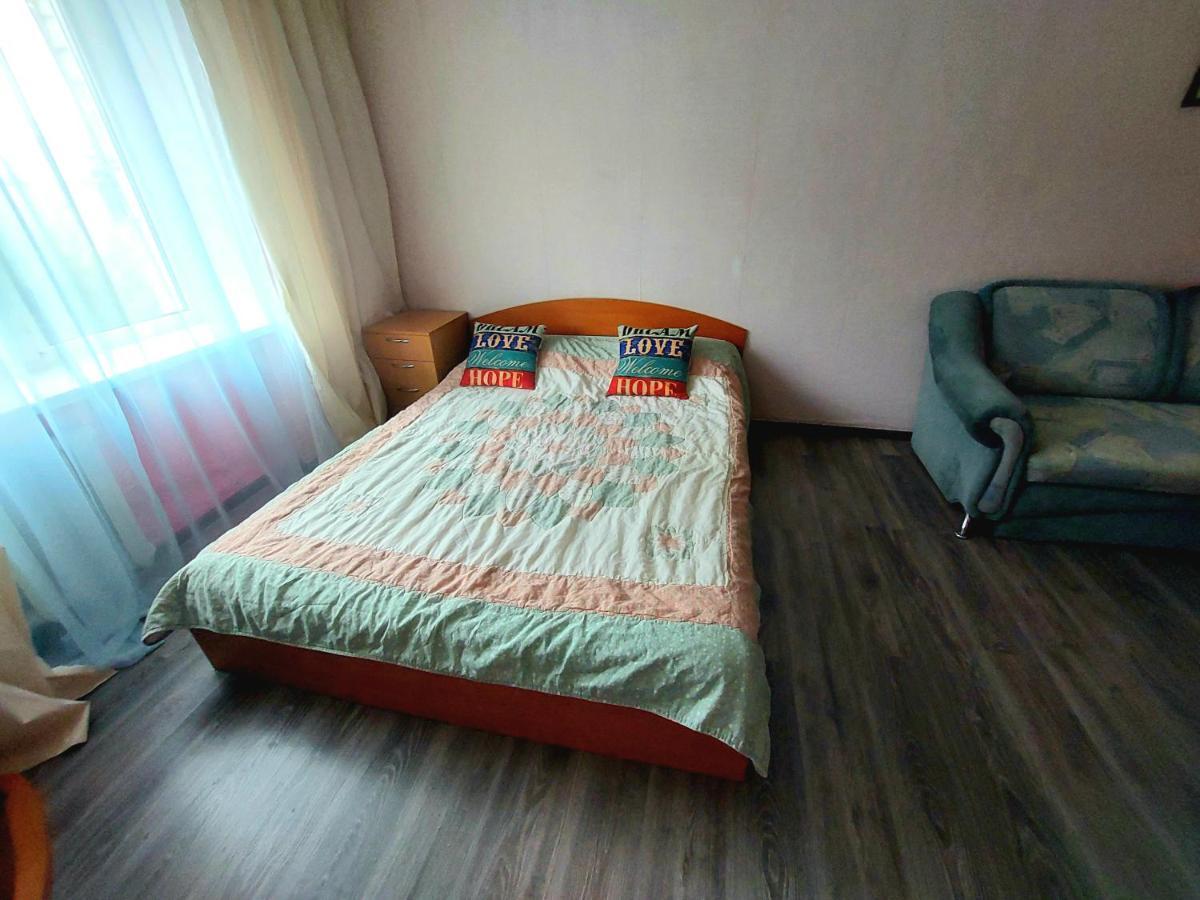 קייב Apartment On Vadim Hetman Street 38 - Industrial Bridge מראה חיצוני תמונה